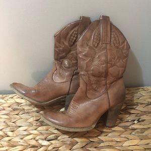 Neutral/ Brown Cowgirl Boots